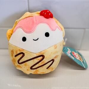Gaston, The Strawberry Crepe, Plush Squishmallow, NWT, 5”